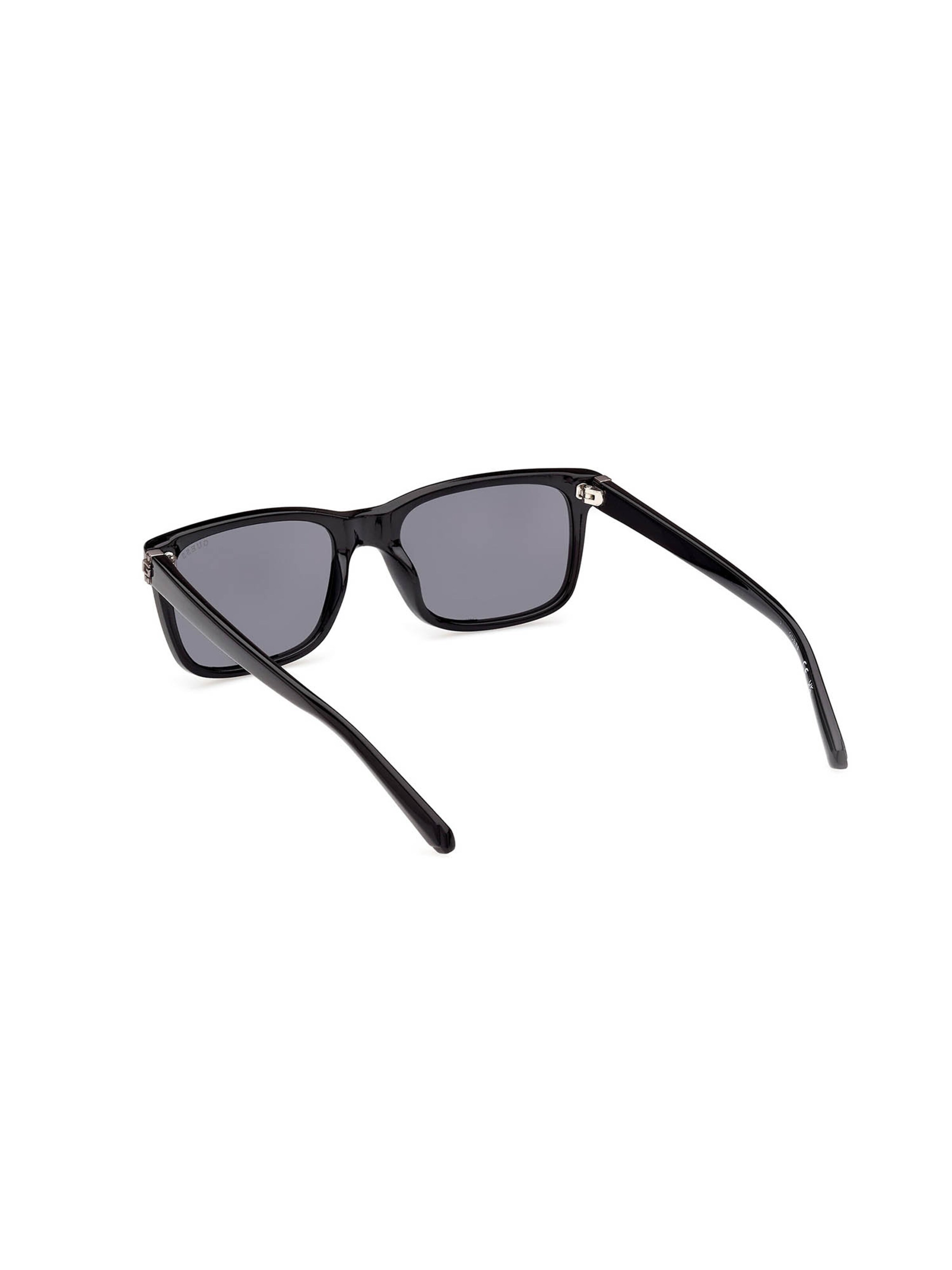 GUESS Sunglasses in Black