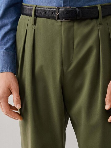Tapered Pantaloni con pieghe di Hackett London in verde
