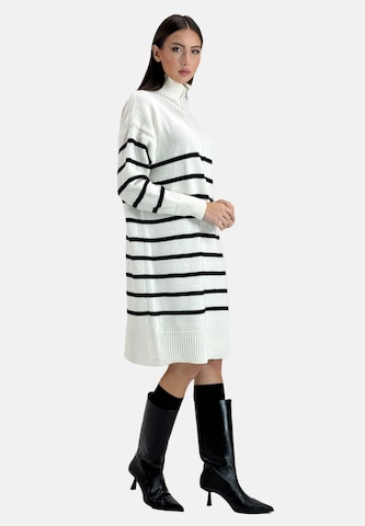 Abito in maglia di Elara in bianco