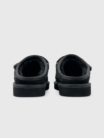 Mule 'Ease (Size runs small, order one size up)' Dutch'D en noir