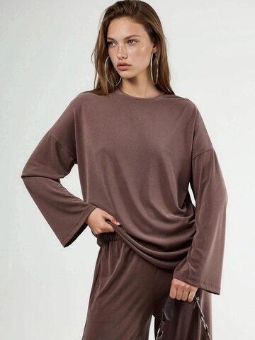 Busem Blouse in Bruin: voorkant