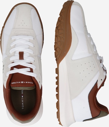 TOMMY HILFIGER - Zapatillas deportivas bajas en blanco