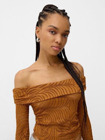 T-shirt Bershka en marron