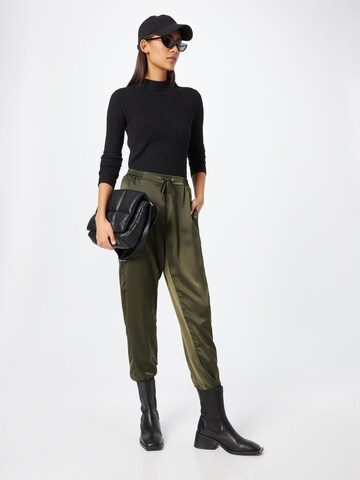 ABOUT YOU - Tapered Pantalón 'Ramona' en verde