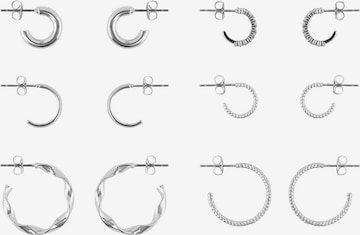 PIECES - Pendientes 'PCDIONA' en plata: frente