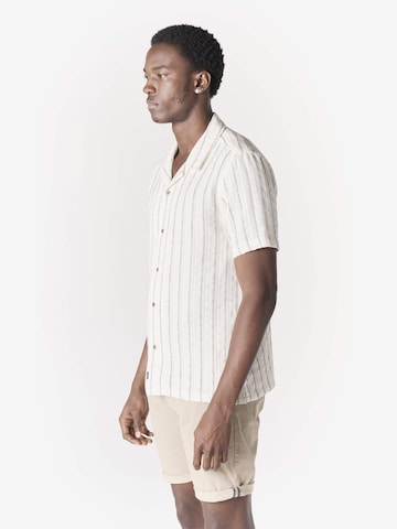 KOROSHI - Ajuste regular Camisa en blanco