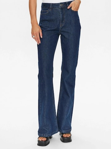 NÜMPH Regular Jeans ' NULONDON ' in Blue: front