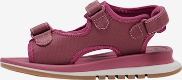 Chaussures ouvertes Hummel en rose