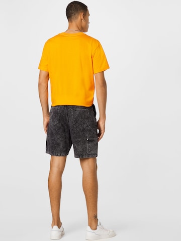 WEEKDAY Regular Shorts in Schwarz