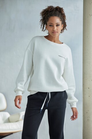 FRENCH CONNECTION Sweatshirt i hvid: forside