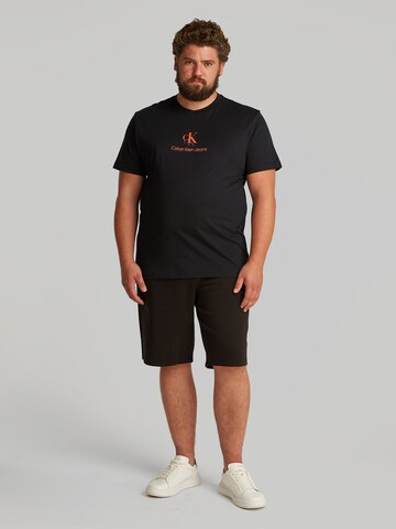 Calvin Klein Jeans Plus - Camiseta 'SHADOW' en negro