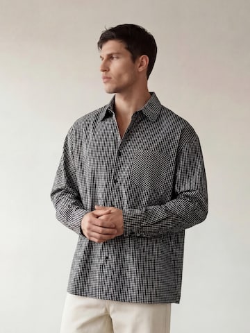 Fit confort Chemise 'The Carl Black Check Loose Shirt' ARMIE en noir