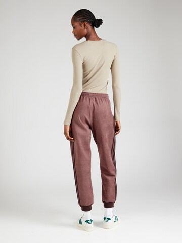 Effilé Pantalon ADIDAS ORIGINALS en marron