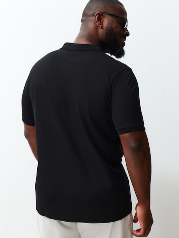 Trendyol Poloshirt in Schwarz