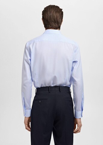 MANGO MAN Slim Fit Hemd 'Luisiana' in Blau