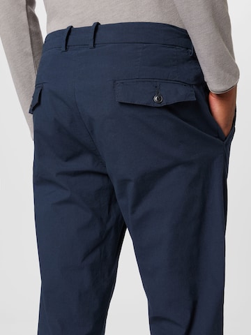 Lindbergh Regular Pleat-Front Pants in Blue