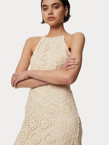 Abito di Marks & Spencer in beige