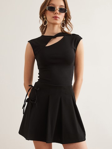 Jupe olalook en noir : devant