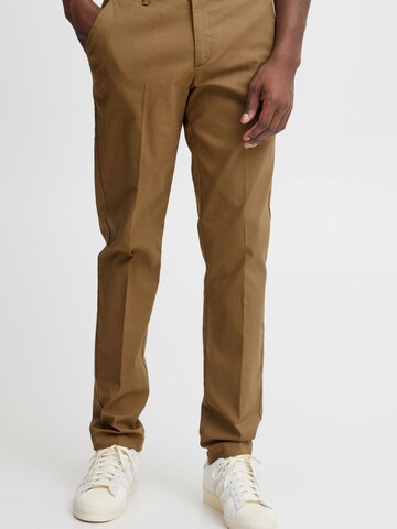 Casual Friday Slimfit Chino 'Philip' in Bruin