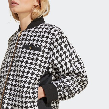 juoda ADIDAS ORIGINALS Demisezoninė striukė 'Houndstooth'