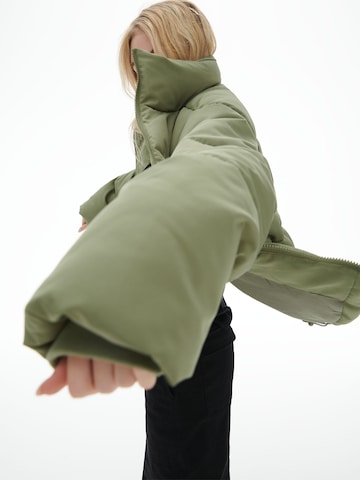 LENI KLUM x ABOUT YOU Winter Jacket 'Lilli' in Green