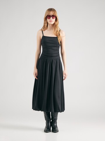 HOLLISTER Kjole i sort: forside