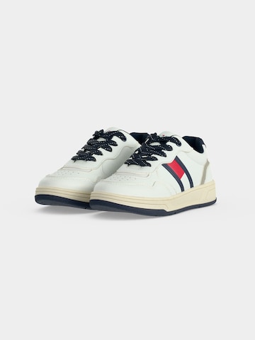 TOMMY HILFIGER Сникърси 'HAMPTON' в бяло