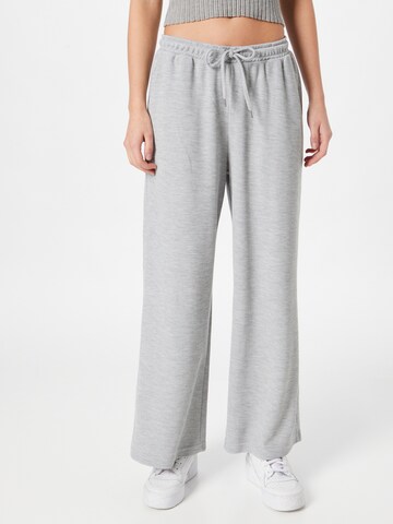 QS Wide leg Broek in Grijs: voorkant