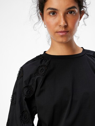 Tricou 'Ivy' de la OBJECT pe negru