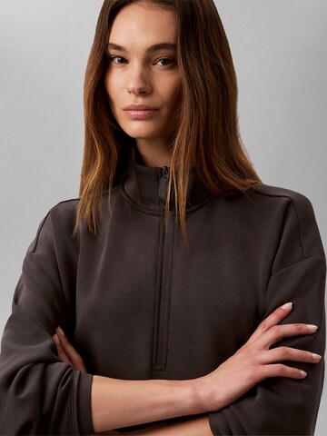 Calvin Klein Sport Sweatshirt in Grau