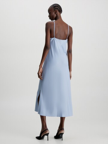 Rochie de vară de la Calvin Klein pe albastru