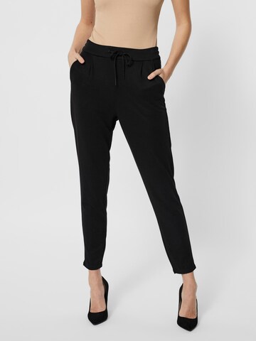VERO MODA Tapered Pleat-Front Pants in Black: front