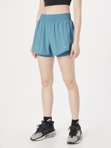 NIKE Regular Sportshorts in Blau: predná strana