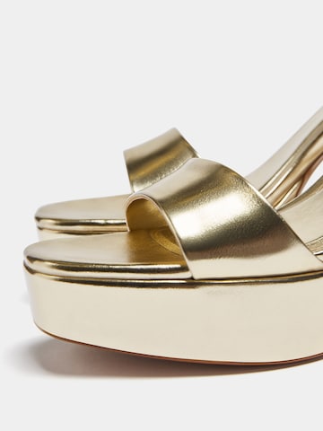 Pull&Bear Sandal in Gold