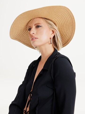 Karolina Kurkova Originals Hatt 'Joy' i beige