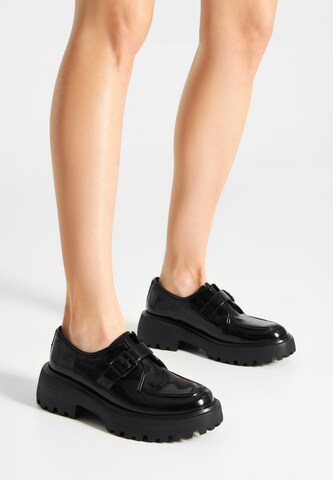 WODEN Low shoe 'Posey Monk' in Black: front