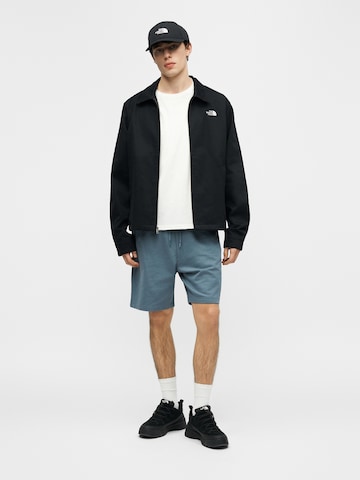 THE NORTH FACE Loosefit Nadrág 'ESSENTIAL' - szürke