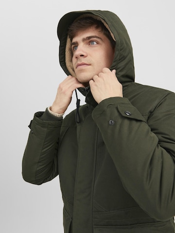 JACK & JONES Parka zimowa 'Clip' w kolorze zielony