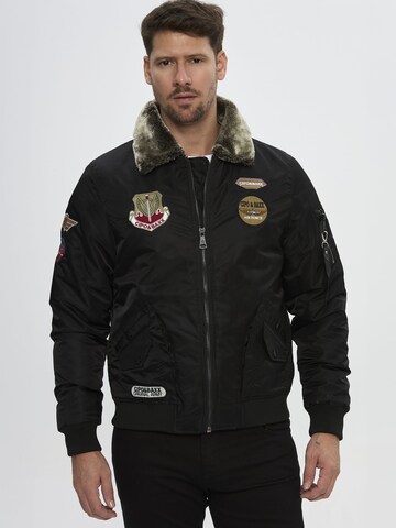 CIPO & BAXX Winterjacke CM232 in Schwarz: Vorderseite