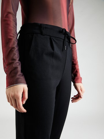 Tapered Pantaloni cutați 'Jana' de la Hailys pe negru