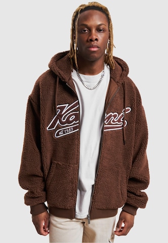 Karl Kani - Chaqueta polar 'Varsity' en marrón: frente