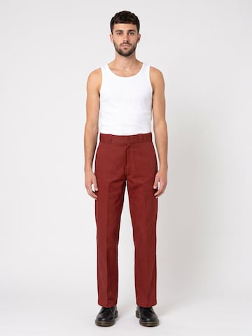 Baggy Pantaloni '874 Work Pant Rec Fired Brick' di DICKIES in rosso: frontale