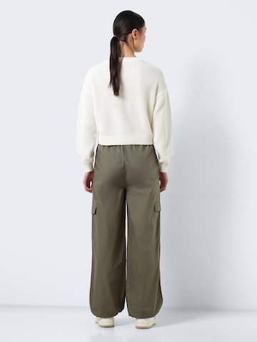 Effilé Pantalon cargo 'Pinar' Noisy may en vert