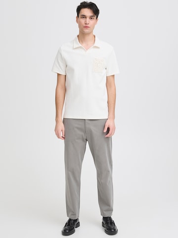 Loosefit Pantalon chino 'CFPEPE' Casual Friday en gris