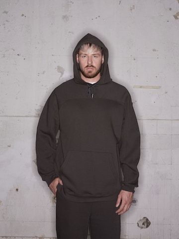 ABOUT YOU x Rewinside Zip-Up Hoodie 'Marco' in Grey: front