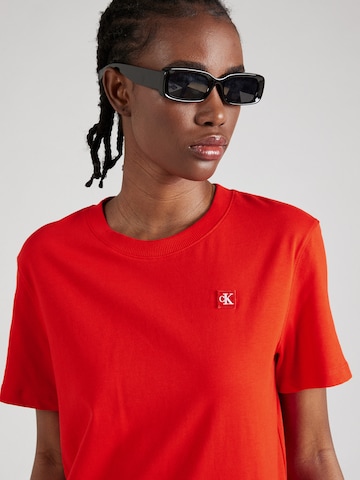 T-shirt Calvin Klein Jeans en rouge