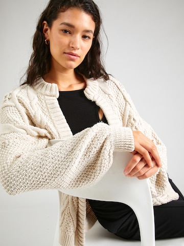 Geacă tricotată 'ANNIKA' de la ONLY pe bej