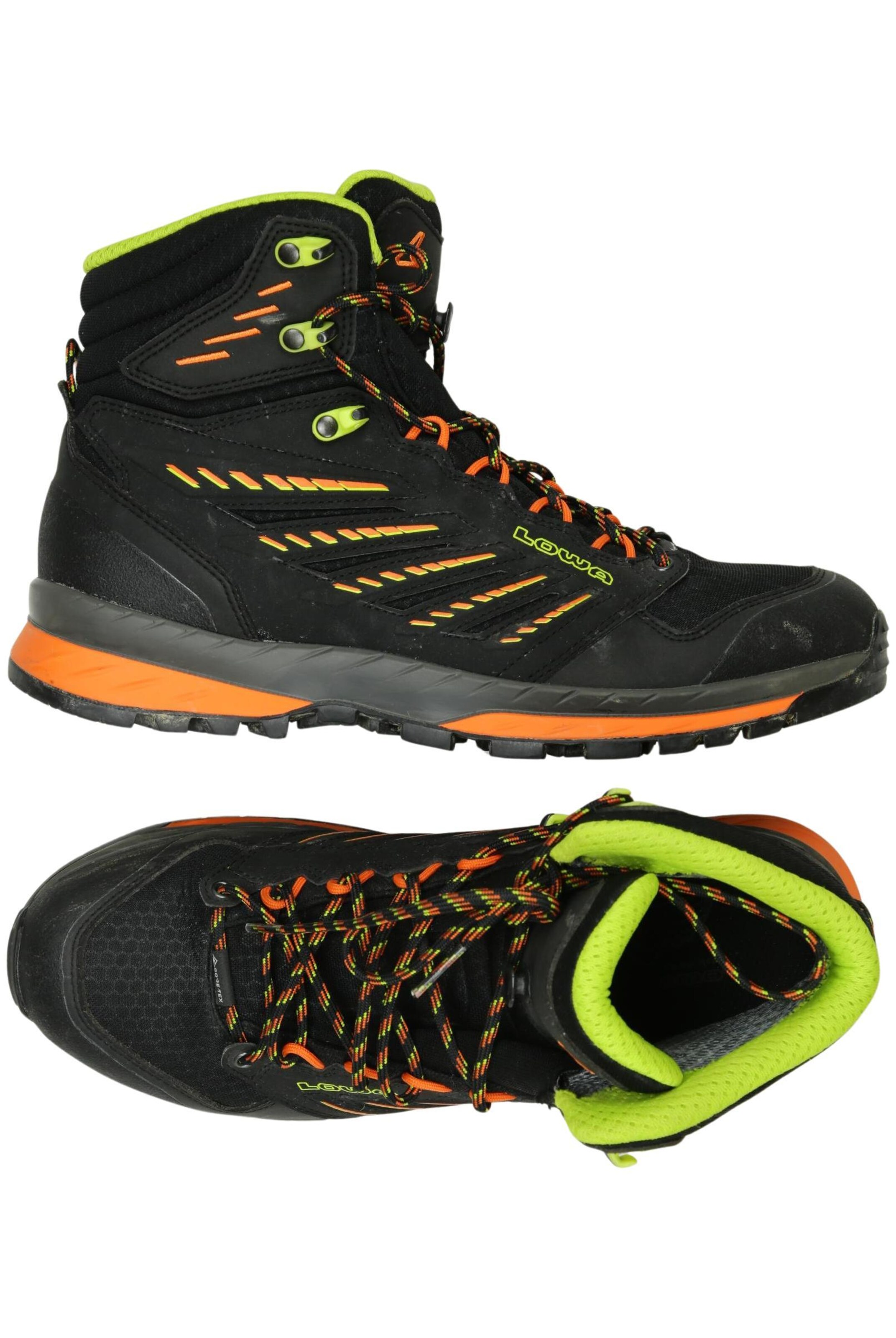 LOWA Anke & Mid-Calf Boots in 42 in Black: front