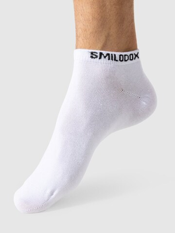 Chaussettes ' Sneaker' Smilodox en blanc