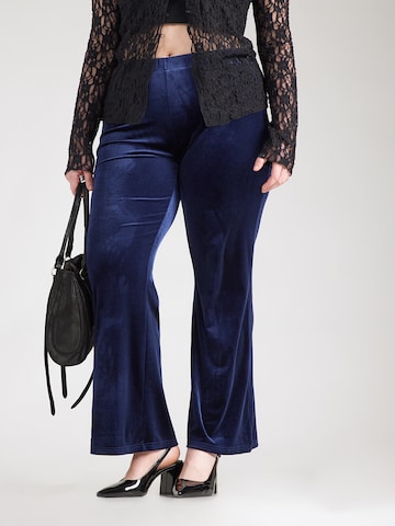 évasé Pantalon 'CARDAIZA' ONLY Carmakoma en bleu : devant